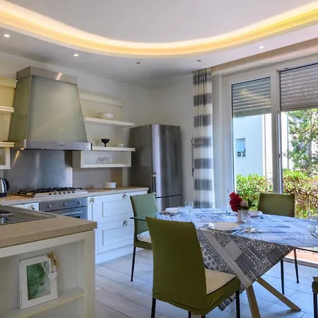 Apartment Guesthost - Flaminia 36 *