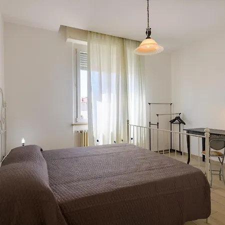 Guesthost - Flaminia 36 Pesaro