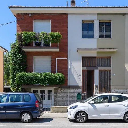 Guesthost - Flaminia 36 Pesaro